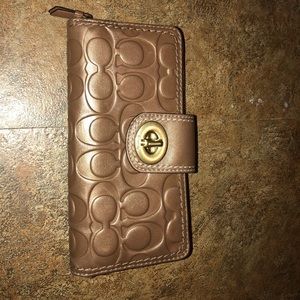 Coach wallet metallic gold